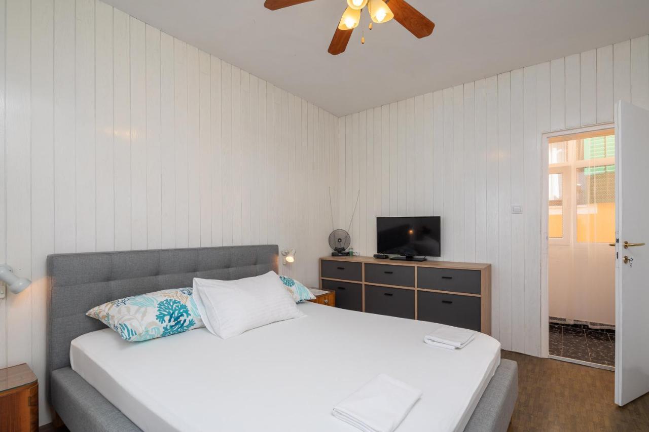 Beach House Lemonade Apartment เยเซนิเซ ภายนอก รูปภาพ