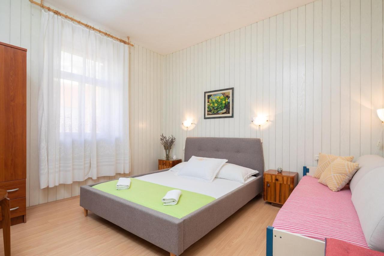 Beach House Lemonade Apartment เยเซนิเซ ภายนอก รูปภาพ